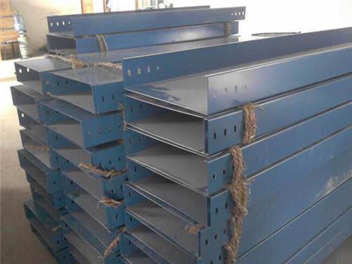 电缆桥架超越房屋建筑变形缝处设定赔偿设备